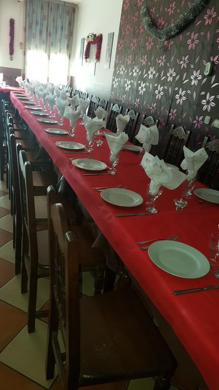 Hostal Cabanas Carboneras de Guadazaón Dış mekan fotoğraf